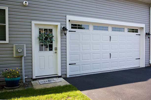 24/7 Emergency Garage Door Panel Replacement experts in Hudson, PA